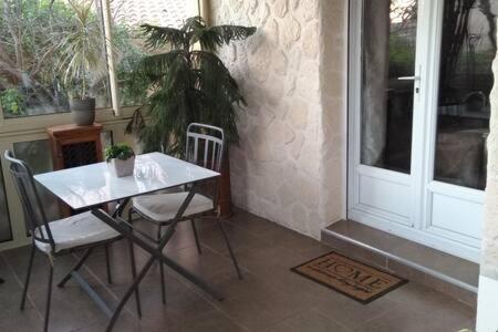 Chez Muriel Et Yves Homestay