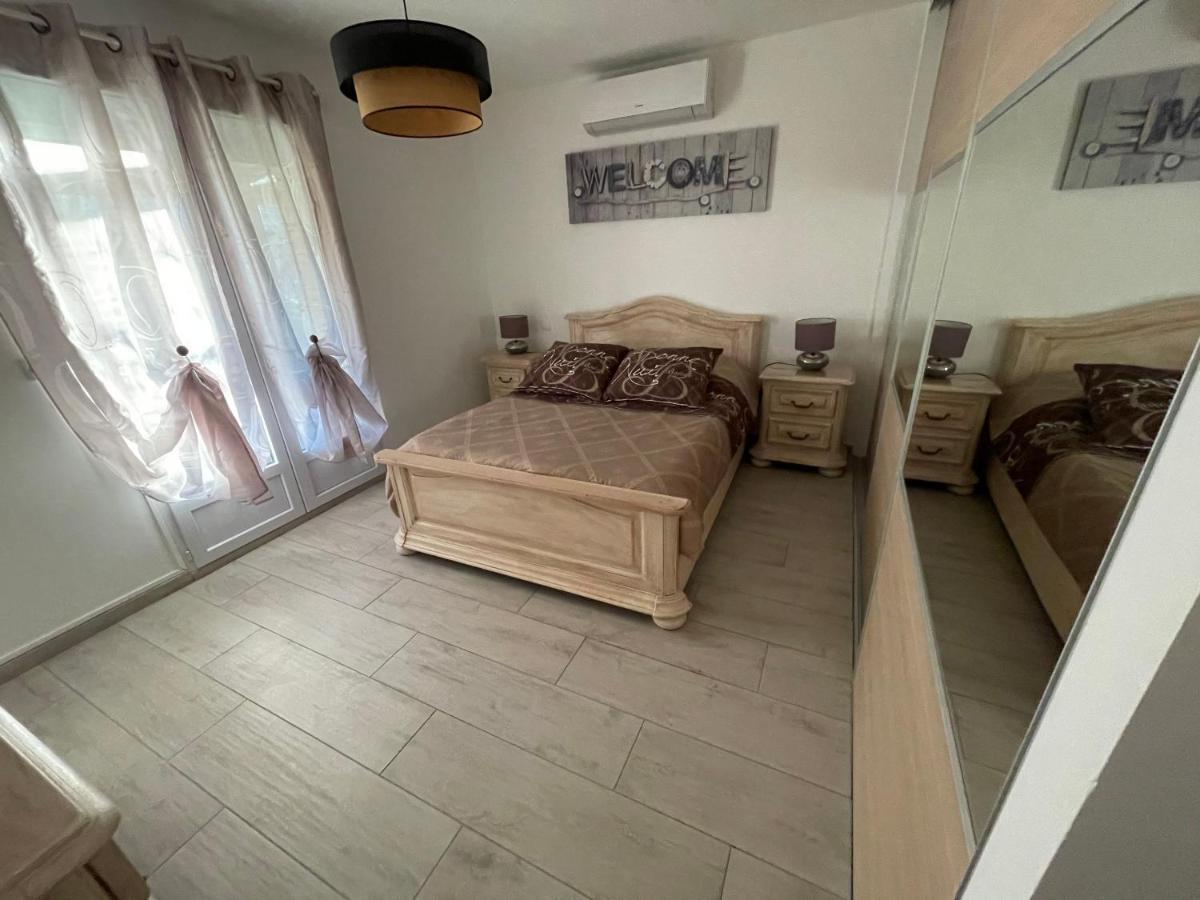 Chez Muriel Et Yves Homestay *